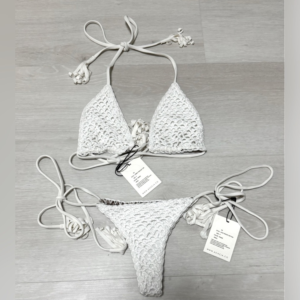 SOLD Acacia crochet set petite
